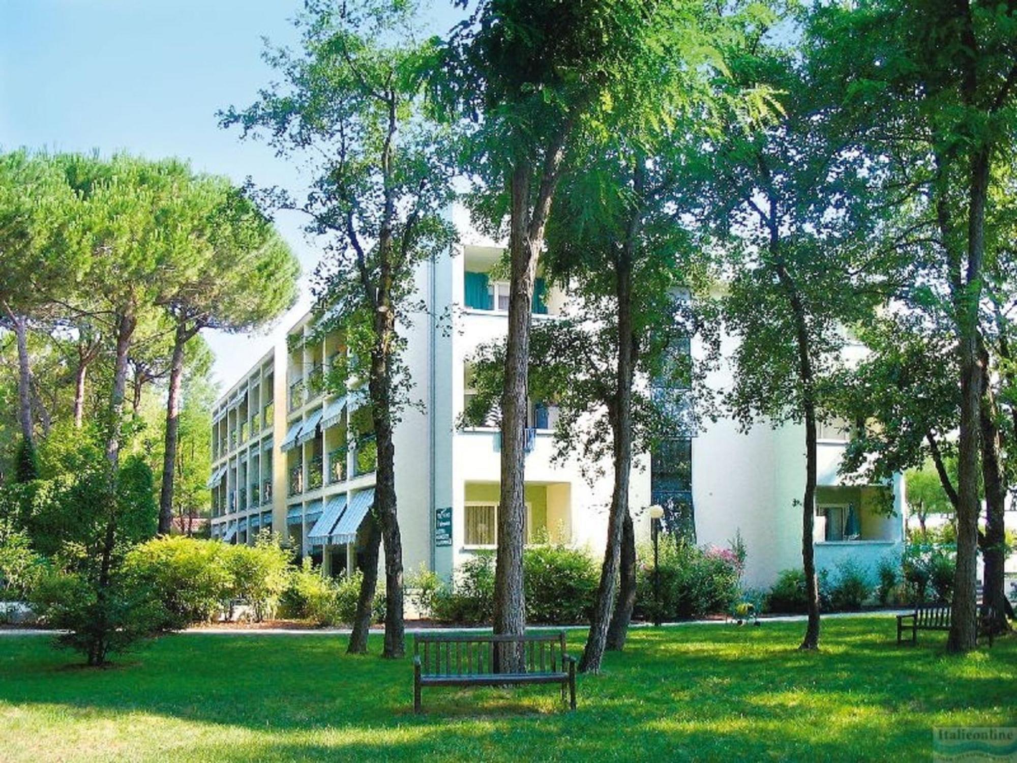 Residence Pinewood Bibione Exterior foto